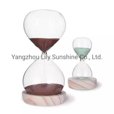 Песочные часы прозрачного цвета с деревянным дном